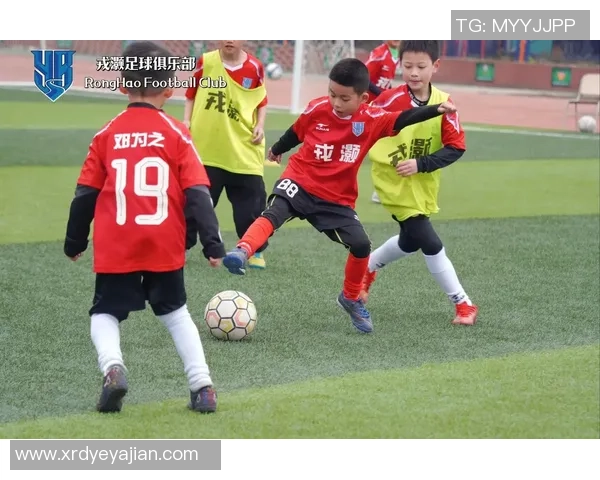 足球明星共聚一堂共享美好晚餐精彩瞬间回顾 足球明星共聚一堂共享美好晚餐精彩瞬间回顾